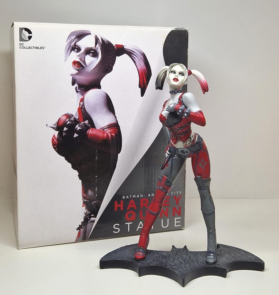 DC Collectibles Batman: Arkham City Harley Quinn statue., Ophalen of Verzenden, Zo goed als nieuw