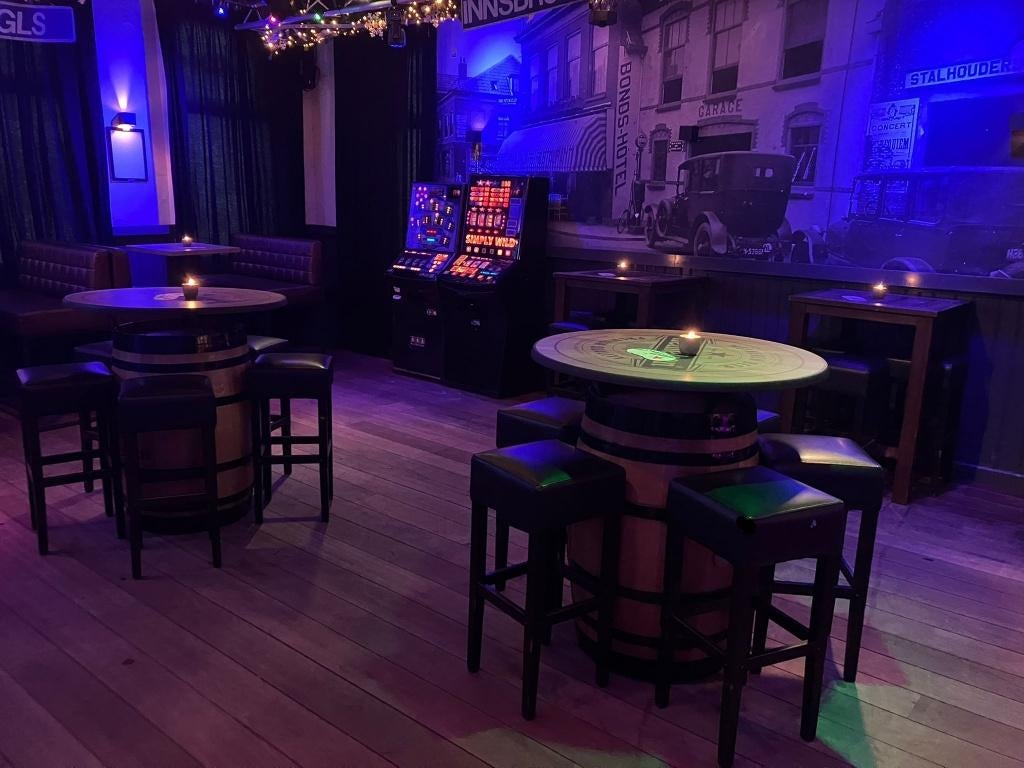 Heineken Bier statafel van wijnvat ''De Kornschuur'', Verzamelen, Ophalen of Verzenden, Nieuw, Reclamebord, Plaat of Schild, Heineken