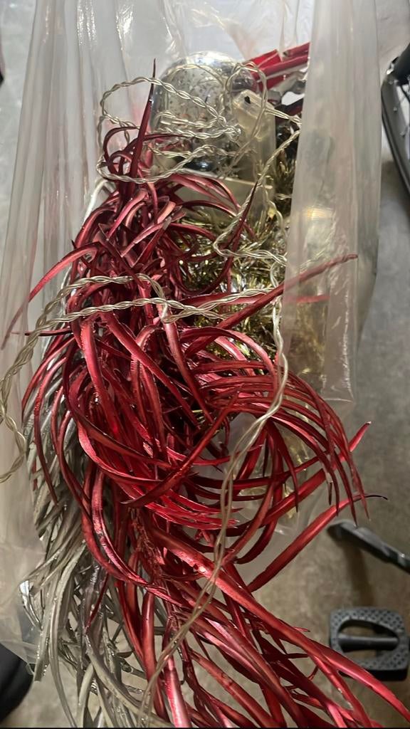 Tas met kerstspullen en kunsttakken, Ophalen, Gebruikt