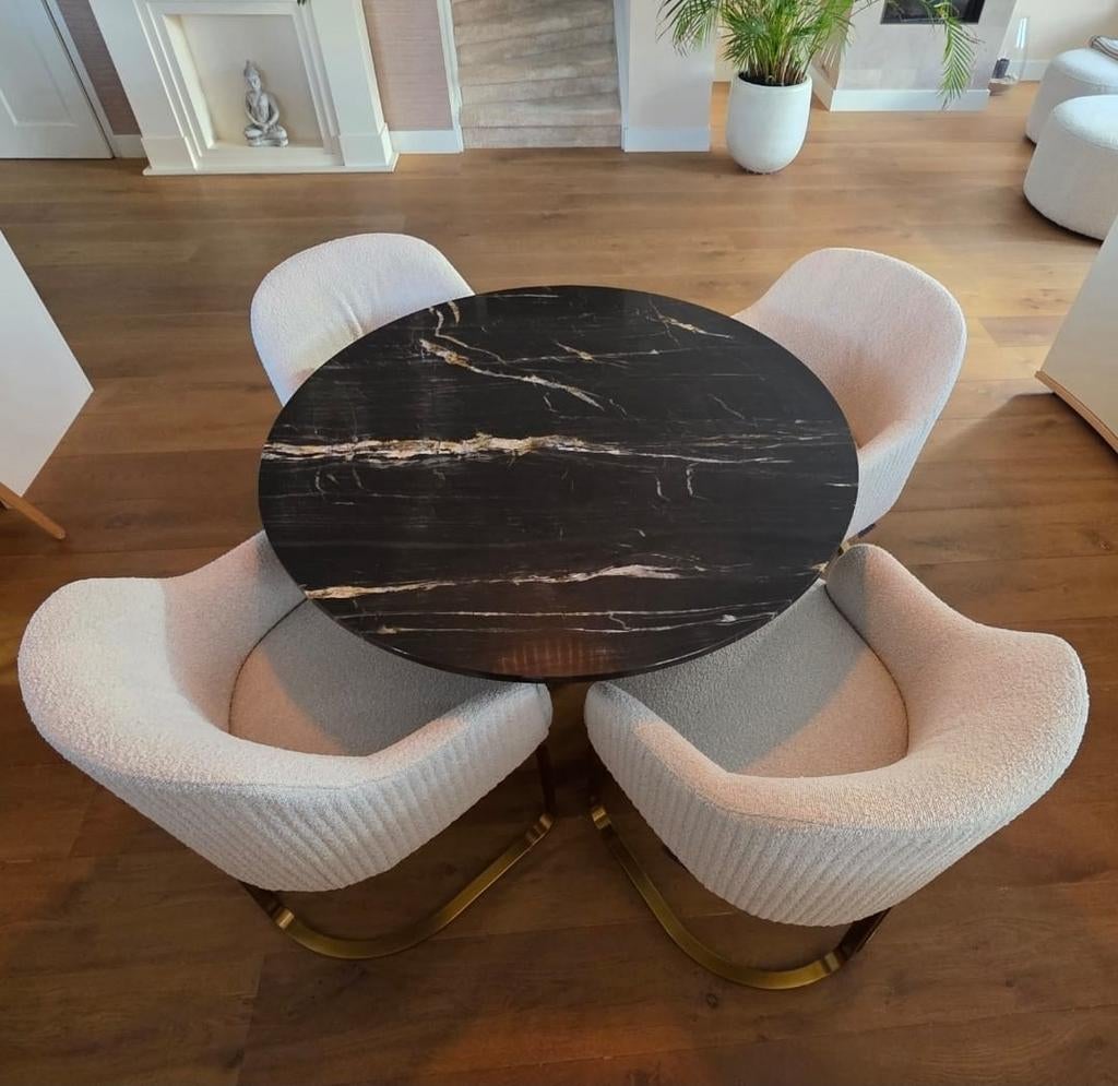 4x Richmond Interiors Hadley Eetkamerstoel: White Bouclé, Huis en Inrichting, Stoelen, Ophalen, Zo goed als nieuw, Wit, Stof