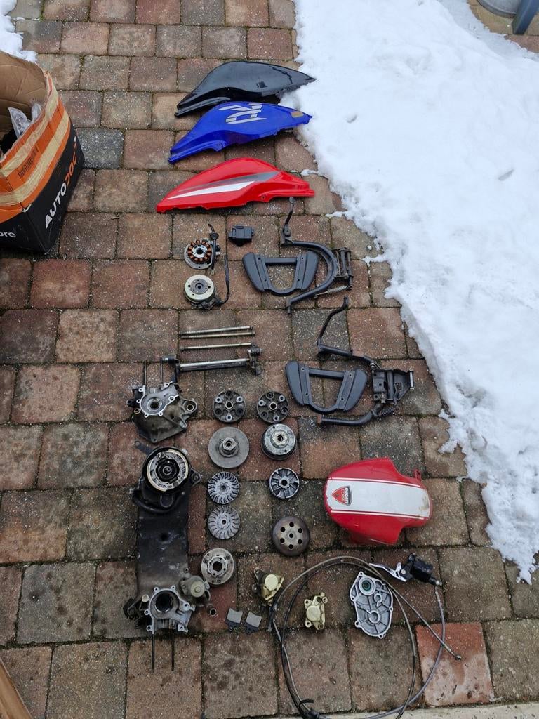 Diverse scooter onderdelen, Ophalen, Yamaha