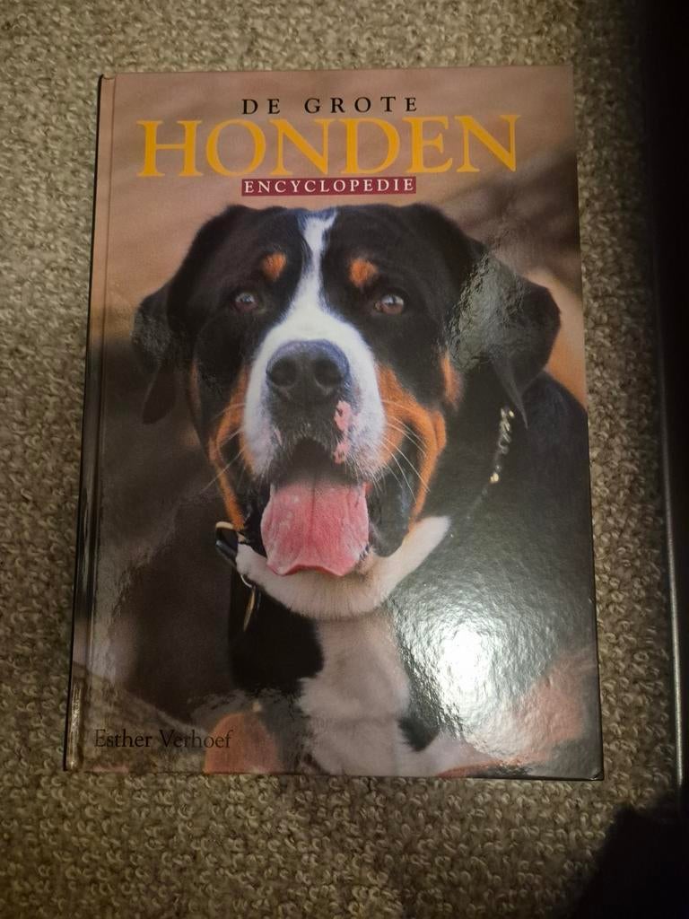 Esther Verhoef - De grote honden encyclopedie, Honden, Ophalen of Verzenden, Zo goed als nieuw, Esther Verhoef