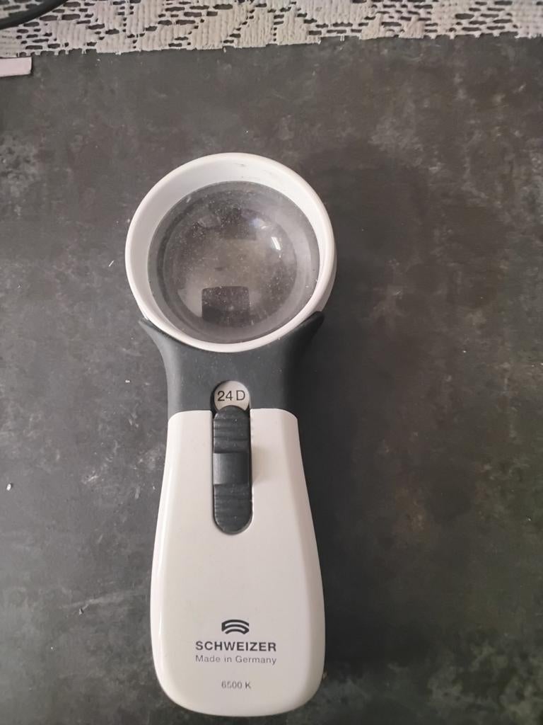 Schweizer ERGO-Lux MP Loep met LED Verlichting, Ophalen of Verzenden, Zo goed als nieuw, Vergrootglas of Loep