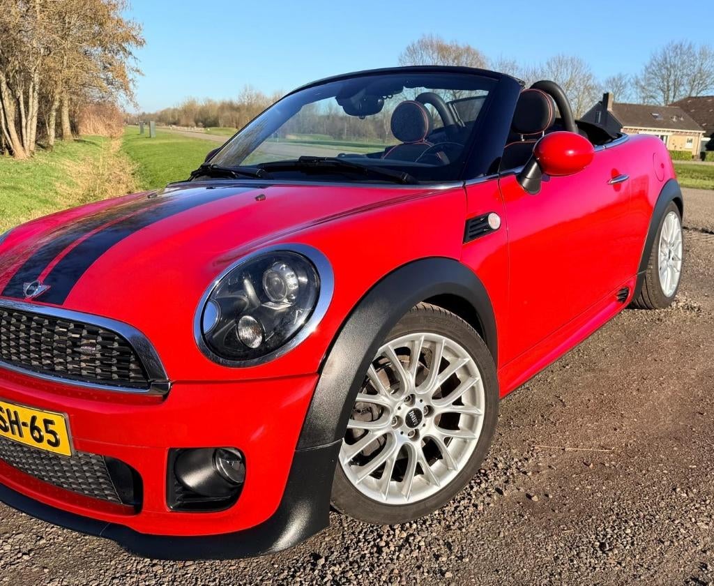Mini 1.6 Cooper Roadster 2013 Rood CABRIO, Auto's, Voorwielaandrijving, Zwart, 4 cilinders, Handgeschakeld