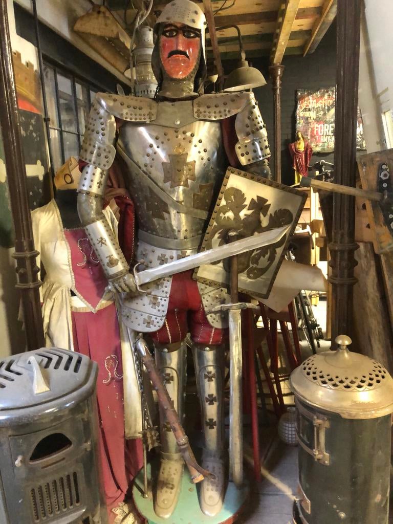 Oud harnas Land van Ooit, Ophalen