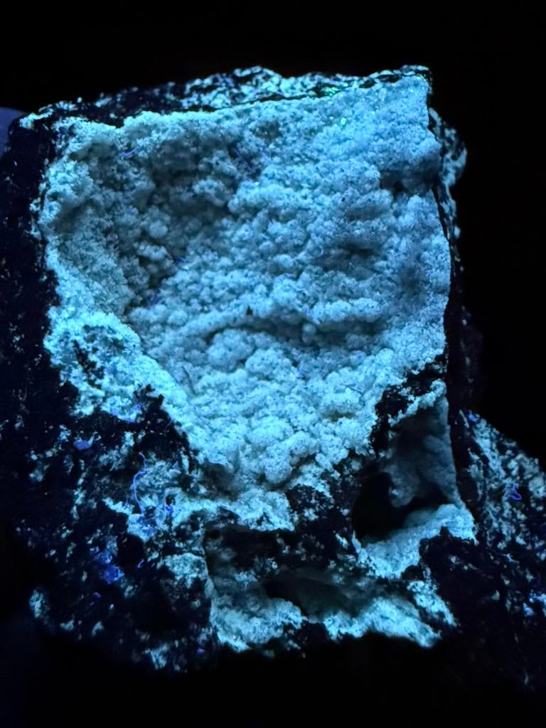 Fluorescerend zeldzaam willemiet op limonite. Portugal., Ophalen of Verzenden