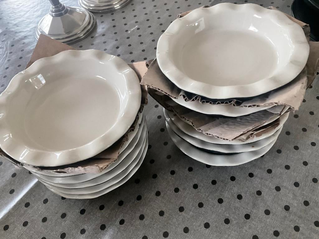 pasteivormpjes ovenschaaltjes rond roomwit/zwart/ nieuw, Ophalen of Verzenden, Nieuw, Overige stijlen, Bord(en)