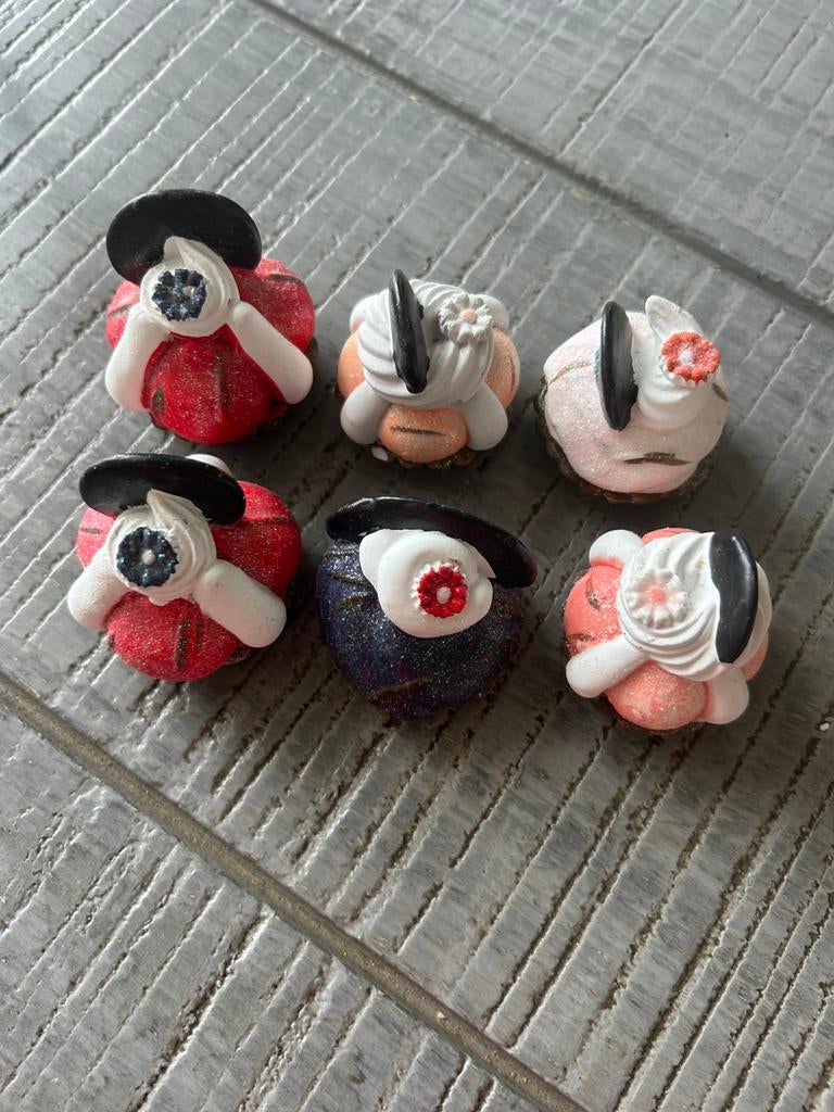 Losse kunst gebakjes voor decoratie, Ophalen of Verzenden, Zo goed als nieuw