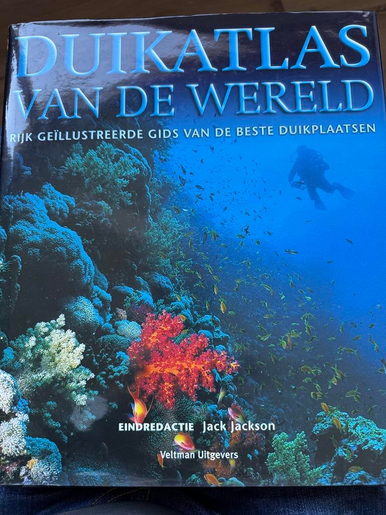 Duikatlas van de Wereld - Rijk Geïllustreerde Gids, Overige atlassen, 2000 tot heden, Ophalen of Verzenden, Zo goed als nieuw