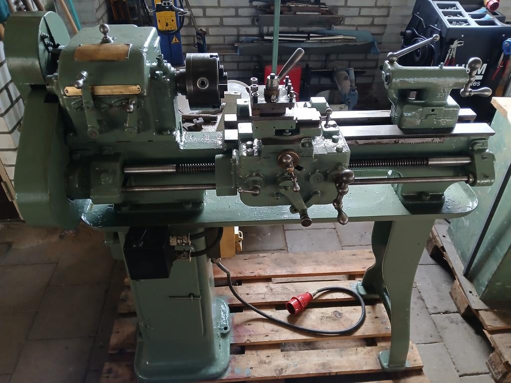 Zeer nette draaibank., Ophalen, Zo goed als nieuw, Metaaldraaibank