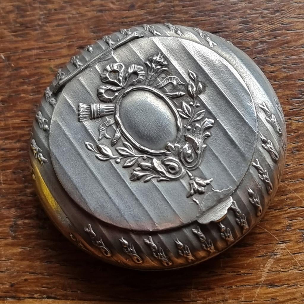 antiek verzilverde poederdoos, Antiek en Kunst, Antiek | Goud en Zilver, Ophalen of Verzenden