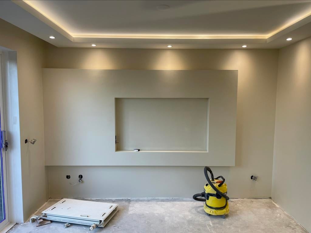 Cinnewal / verlaagd plafond / koof / led spot / inbouw kast