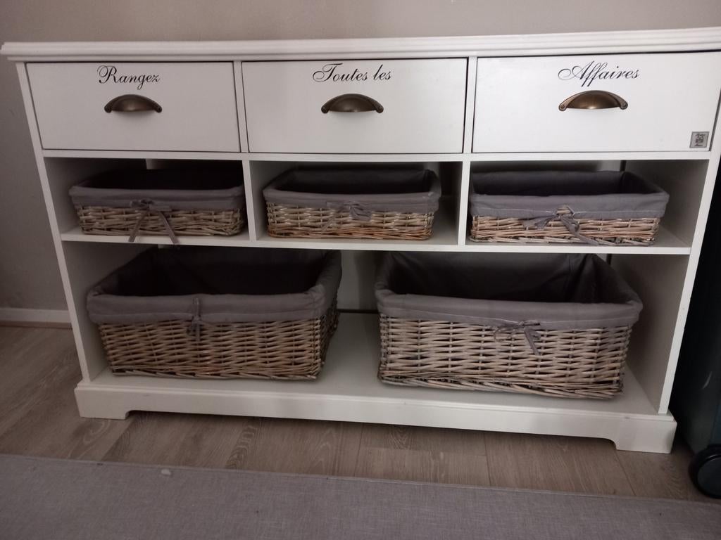 Kast met lades en mandjes, Ophalen