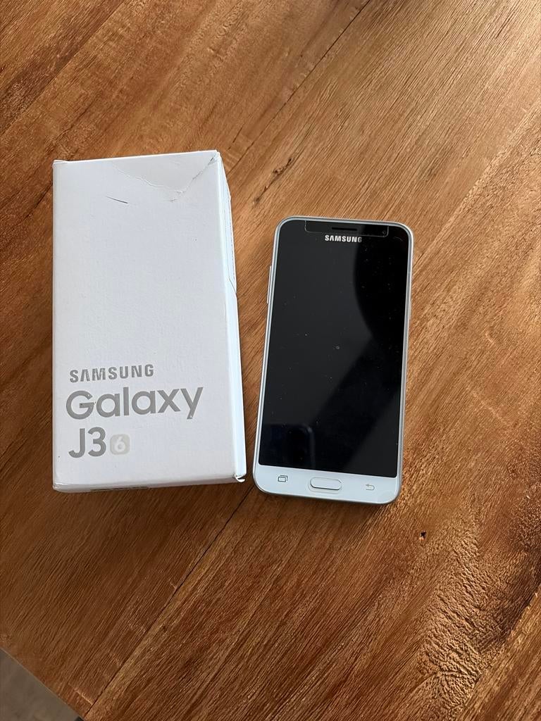 Samsung Galaxy J3 (2016) - 8GB, Ophalen, Gebruikt, 3 tot 6 megapixel, Klassiek of Candybar
