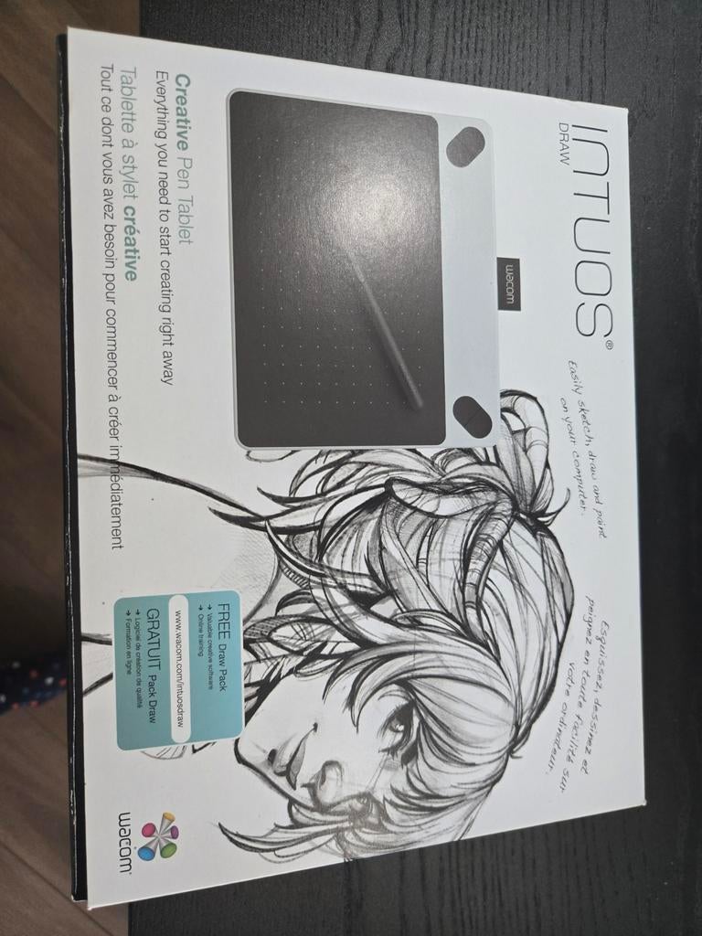 Wacom Intuos Draw Pen Tablet - Nieuwstaat!, Computers en Software, Tekentablets, Ophalen of Verzenden, Zo goed als nieuw, Bedraad