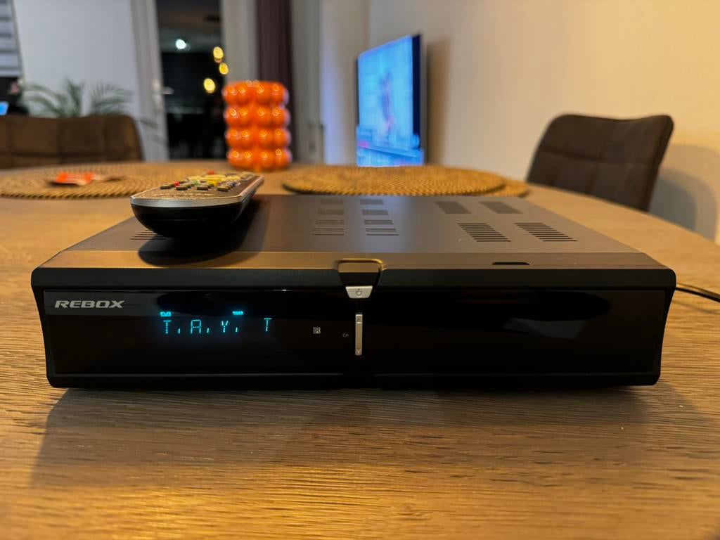 Rebox RE-2701SPVR digitale satellietontvanger, Audio, Tv en Foto, Decoders en Harddiskrecorders, Zo goed als nieuw, Ophalen of Verzenden