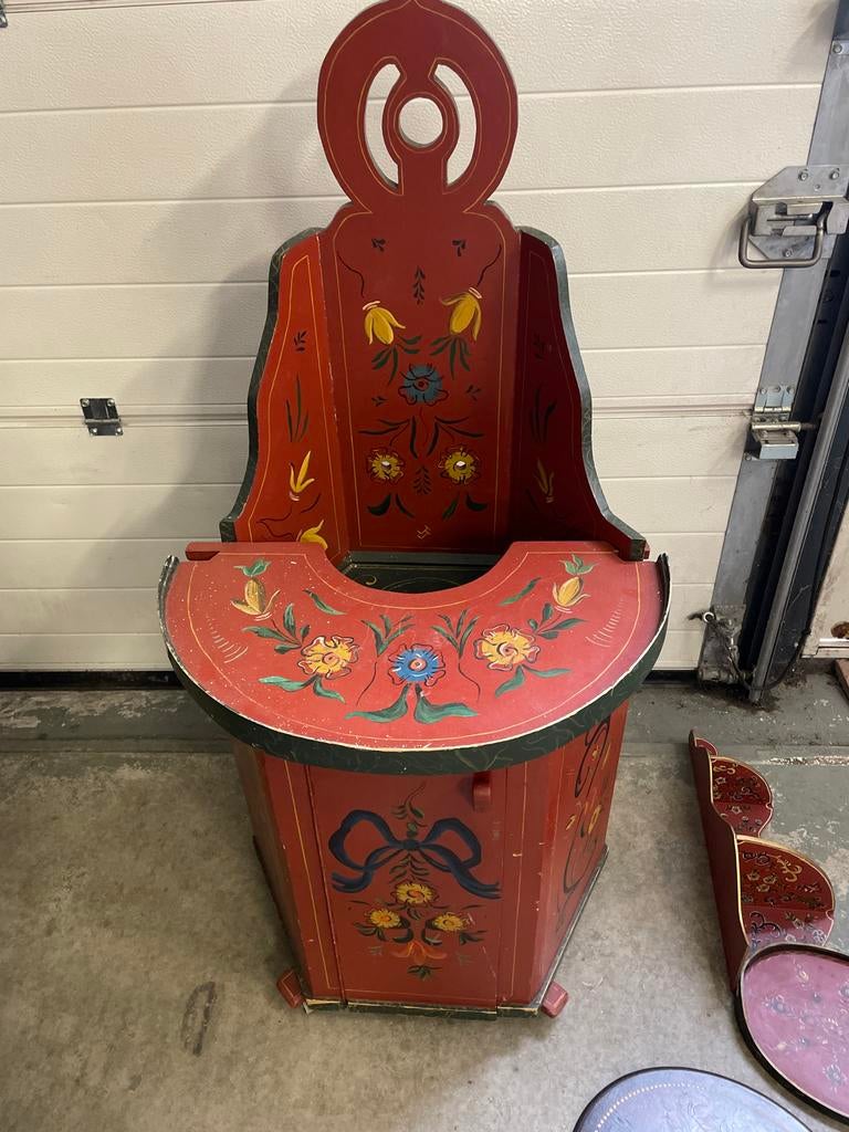 Antieke geschilderde postoel, Ophalen