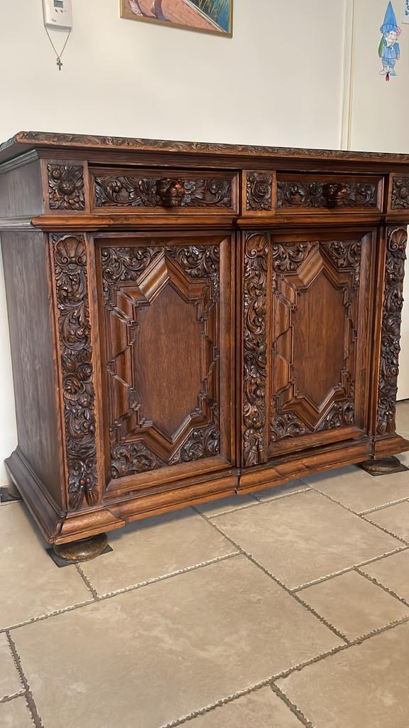 Antieke eikenhouten kast met houtsnijwerk, Antiek en Kunst, Ophalen