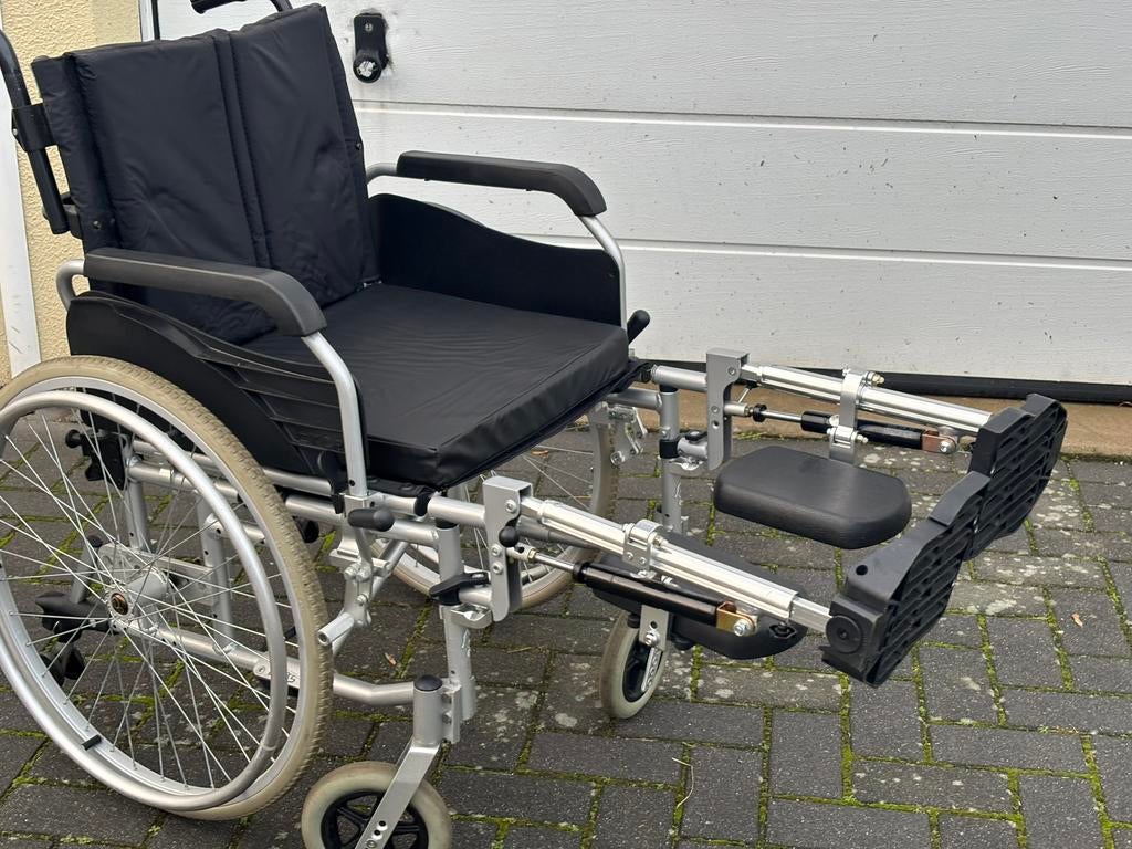 Rolstoel Excel hydrolisch verstelbare beensteunen rechtuit, Diversen, Excel, Meer info ☎️0️⃣6️⃣➖2️⃣0️⃣9️⃣0️⃣1️⃣0️⃣4️⃣0️⃣, Zo goed als nieuw