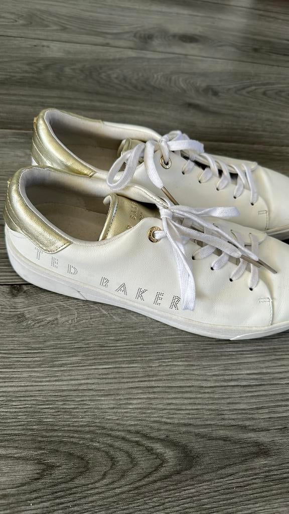 Originele Ted Baker sneakers te koop moet met spoed weg ‼️, Kleding | Dames, Schoenen, Wit, Ophalen of Verzenden, Sneakers of Gympen