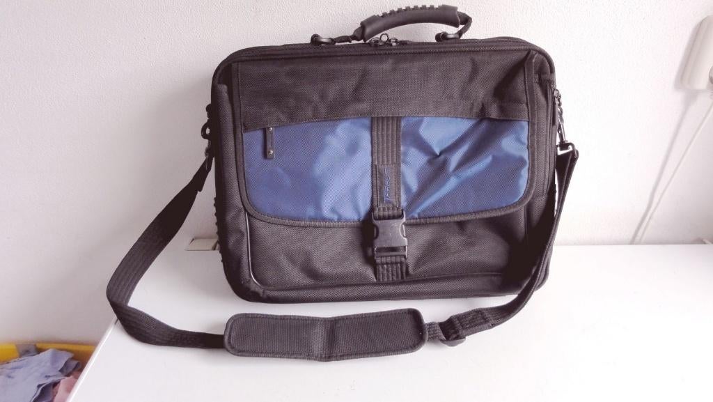 Laptoptas, Targus zgan, Ophalen of Verzenden, 16 inch, Zo goed als nieuw, Schoudertas