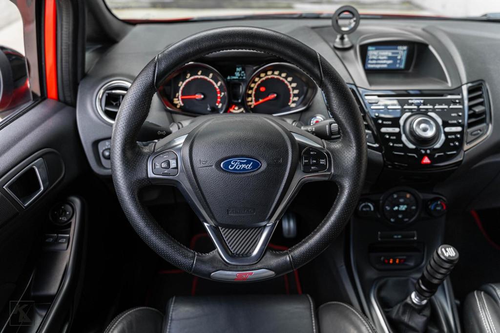 Ford Fiesta 1.6 ST2 2016 | Maxton | KW Schroefset | Race Red, Auto's, Ford, Voorwielaandrijving, 1596 cc, 1063 kg, Gebruikt