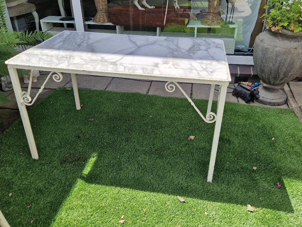 Brocant 50's gietijzeren tafel met zwaar marmeren blad, Ophalen