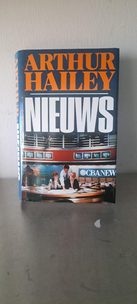 Arthur Hailey-Nieuws (Z250-42), Boeken, Ophalen of Verzenden, Zo goed als nieuw