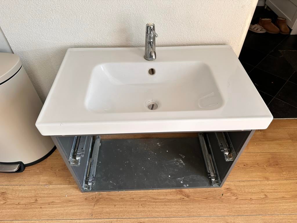 Wastafel met kraan en onderkast (laden sluiten niet goed), Huis en Inrichting, Badkamer | Badtextiel en Accessoires, Ophalen, Gebruikt