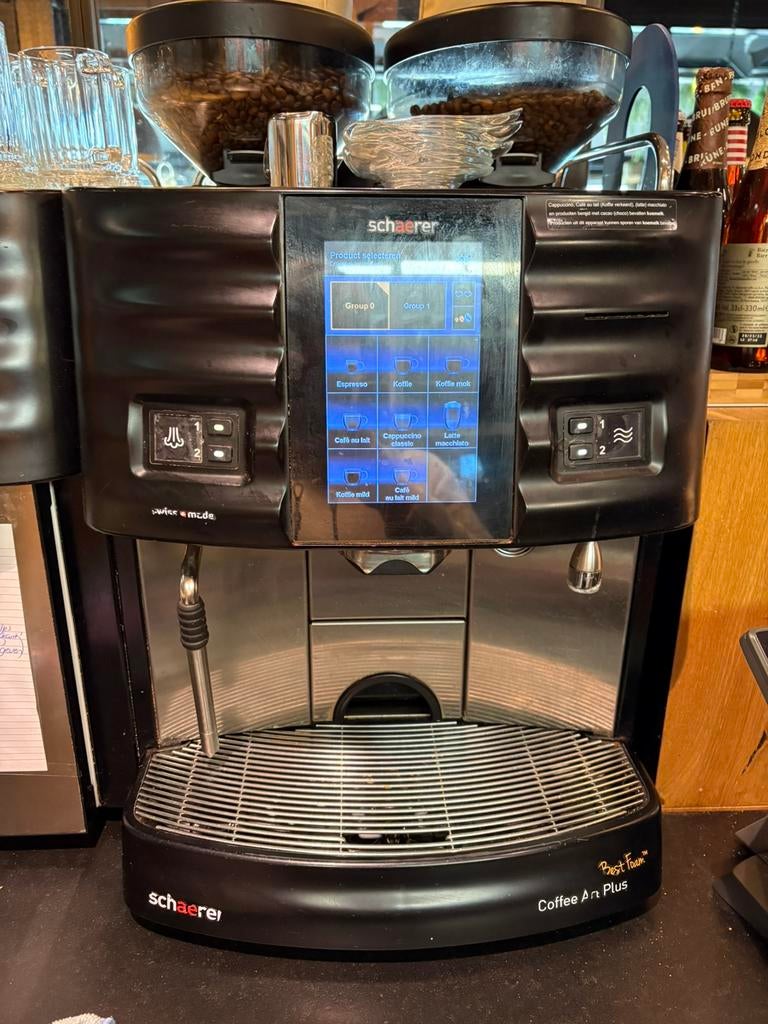 Volautomatische professionele koffiemachine, Witgoed en Apparatuur, Koffiezetapparaten, Stoompijpje, Gebruikt, 10 kopjes of meer