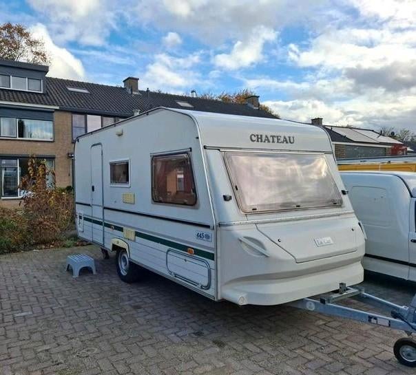 Nette Chateau La Car 445 4-persoons caravan, Treinzit, 750 - 1000 kg, Particulier, 6 tot 7 meter