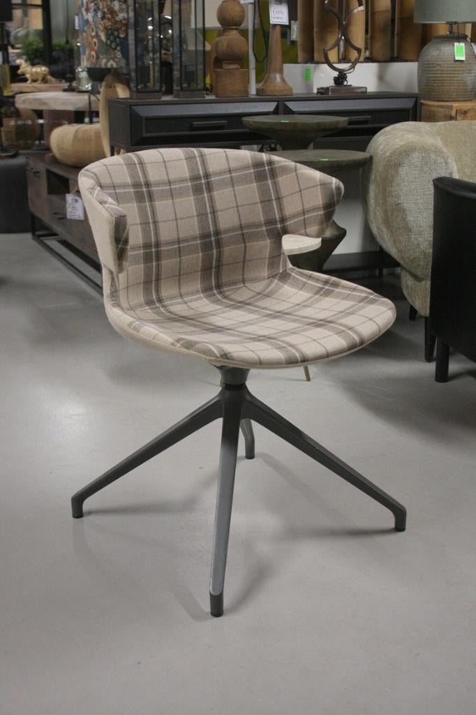 4 x luxe eetkamerstoel COVE Dorigo design draaibaar beige, Ophalen, Overige kleuren, Zo goed als nieuw, Stof