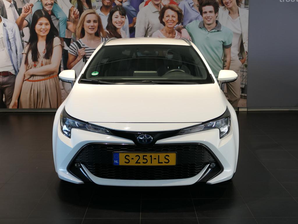 Toyota Corolla Touring Sports 1.8 Hybrid Dynamic - Occasion, 1345 kg, 450 kg, Gebruikt, 4 cilinders