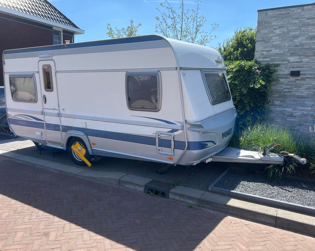 Fendt 470 TFB caravan met voortent en luifels, Caravans en Kamperen, Rondzit, Omvormbare zithoek, Tot en met 4, Fietsenrek