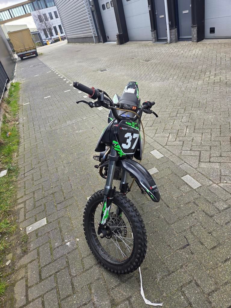 Pitbike 125cc met in hoogte verstelbare vering, Fietsen en Brommers, Minibikes, Midibikes en Pitbikes, Ophalen, Gebruikt, Pitbike