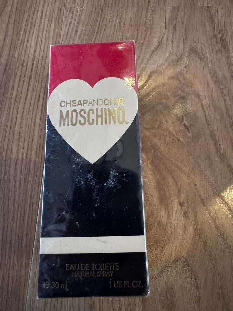 Moschino Cheap and Chic Eau de Toilette 30 ml, Sieraden, Tassen en Uiterlijk, Ophalen of Verzenden, Nieuw