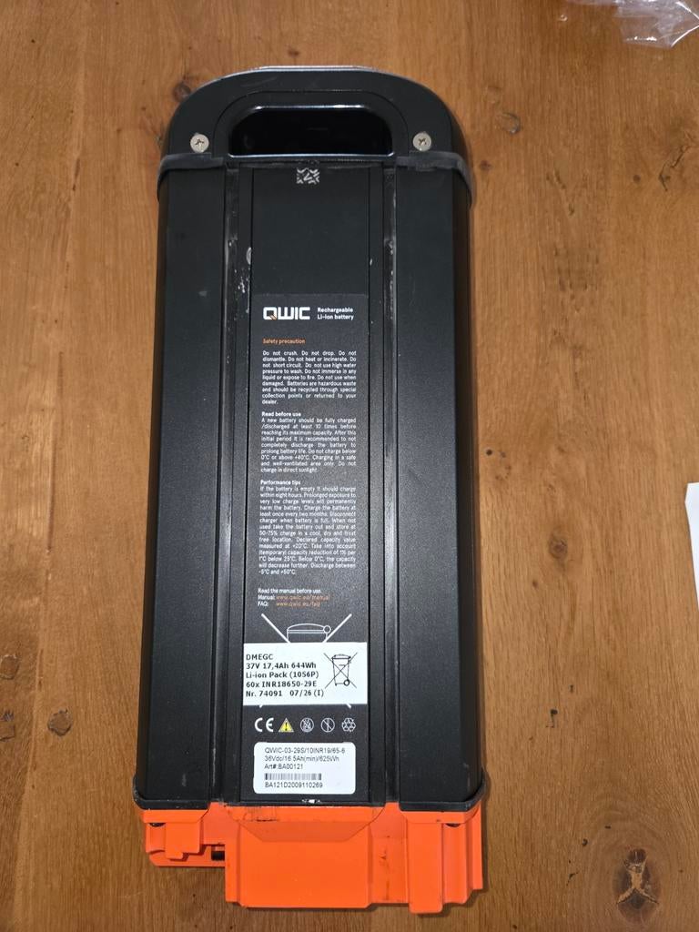 QWIC Accu BA00121 644Wh 17,4Ah(nieuw gereviseerd) + lader, Fietsen en Brommers, Fietsaccessoires | Fietsaccu's, Ophalen