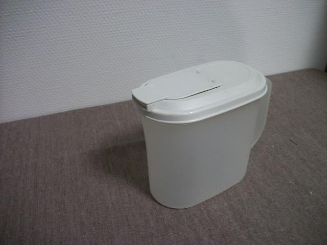 Tupperware Schenkkan ( wit, 1 liter ), Ophalen of Verzenden, Gebruikt, Wit, Overige typen