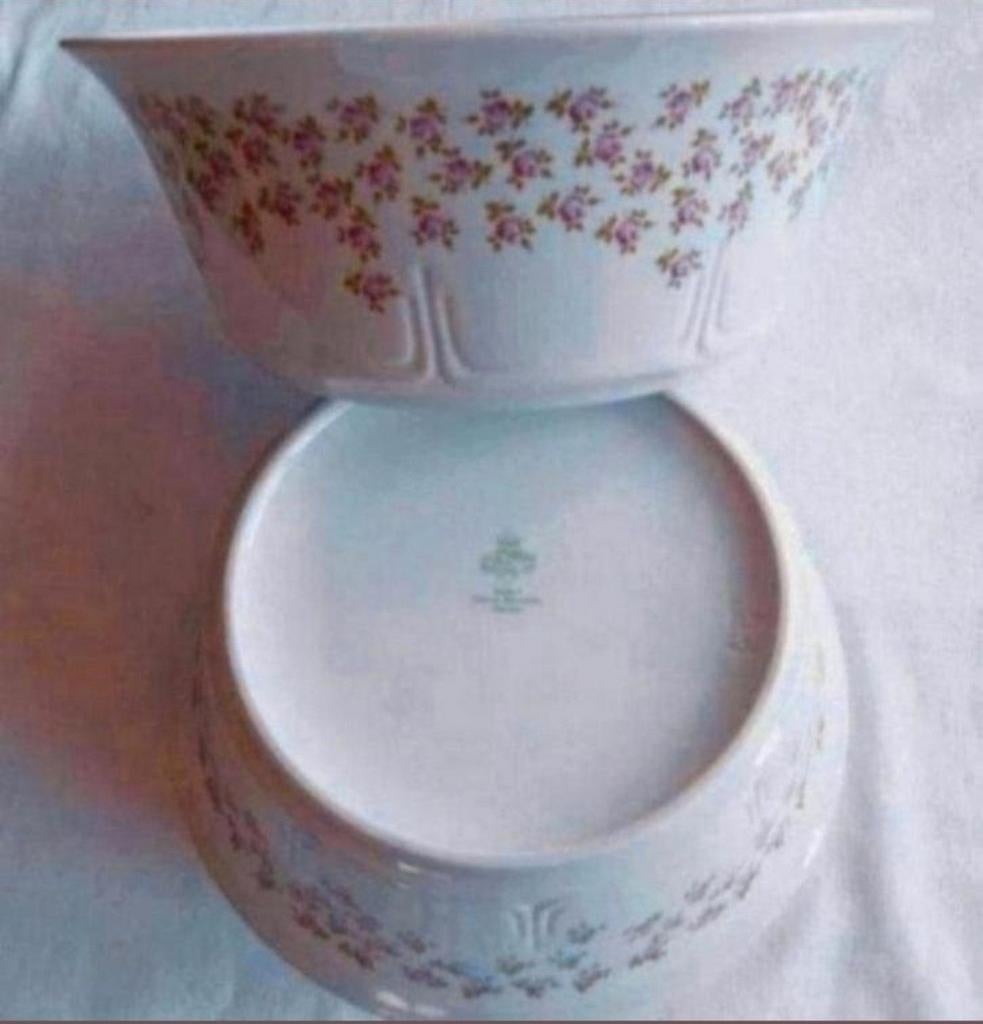 Graf von Henneberg Jimenau diepe witte schalen roze roosjes, Ophalen of Verzenden, Overige materialen, Minder dan 25 cm