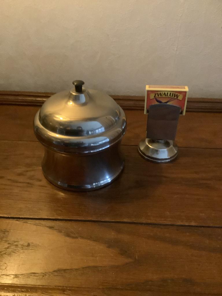 Oud Sigaretten potje & Lucifer houdertje, Ophalen of Verzenden, Gebruikt