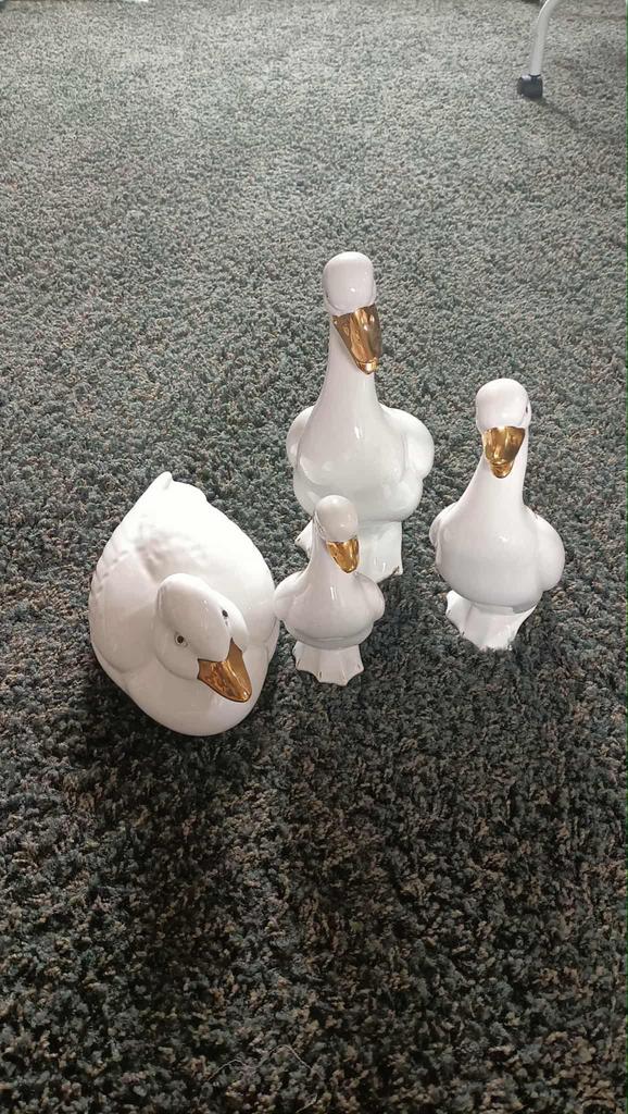 Set van 4 witte ganzen beeldjes met gouden snavel, Ophalen, Gebruikt, Klassiek, Wit