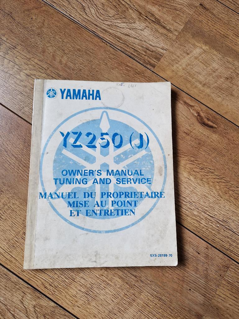 Te koop Werkplaatsboek Yamaha YZ 250 en motor standaard, Ophalen, Gebruikt