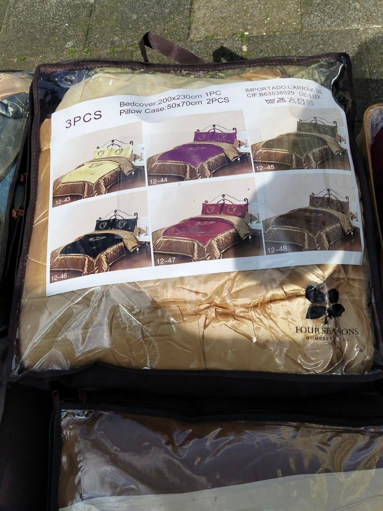 Partij van 50 dekbedden - Diverse kleuren en maten, Ophalen of Verzenden, Nieuw, Overige kleuren, Deken of Dekbed