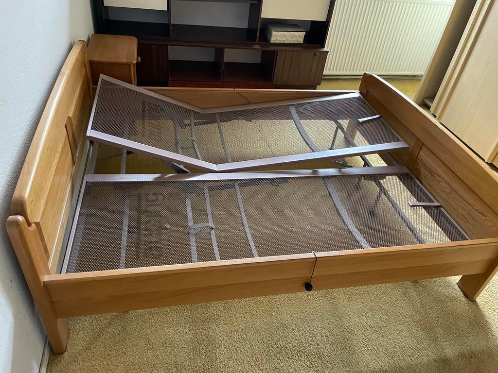 Bed met handmatig verstelbare bedbodems 210x170 cm, Ophalen, Bruin, 210 cm, Tweepersoons