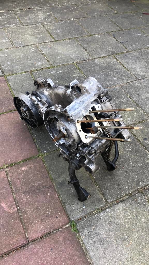 Vespa primavera 4V carters, Ophalen of Verzenden, Zo goed als nieuw, Pitbike