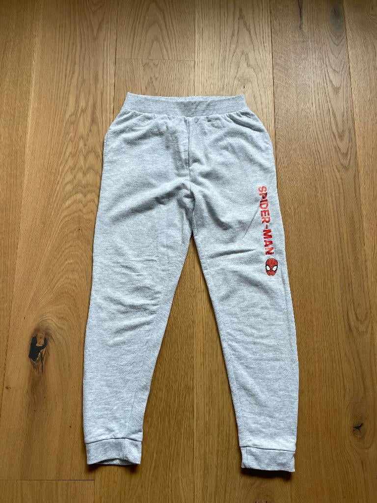 Jogging broek Spiderman maat 140 grijs, Zo goed als nieuw, Spiderman, Jongen, Ophalen