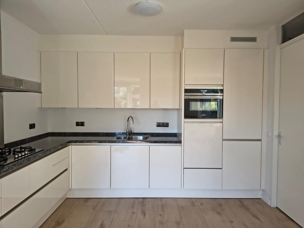 SieMatic hoekkeuken 263x366 wit gelakt met granieten blad, Ophalen, Gebruikt, Wit, Hoekkeuken