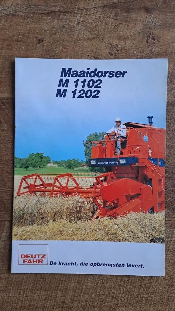 Oude folder DEUTZ FAHR Maaidorser M 1102 , M 1202  combine, Ophalen of Verzenden, Zo goed als nieuw, Folder