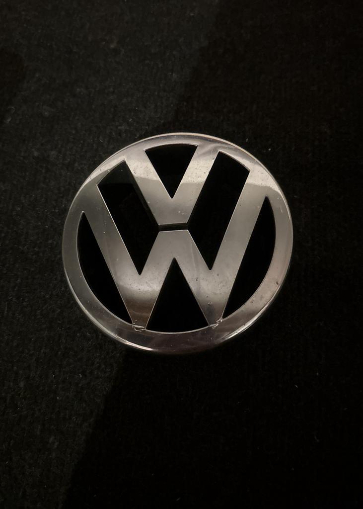 VW Polo Logo Embleem Origineel, Ophalen of Verzenden, Volkswagen, Contact@volkswagen.de, Volkswagen AG Berliner Ring 2 38440 Wolfsburg Duitsland