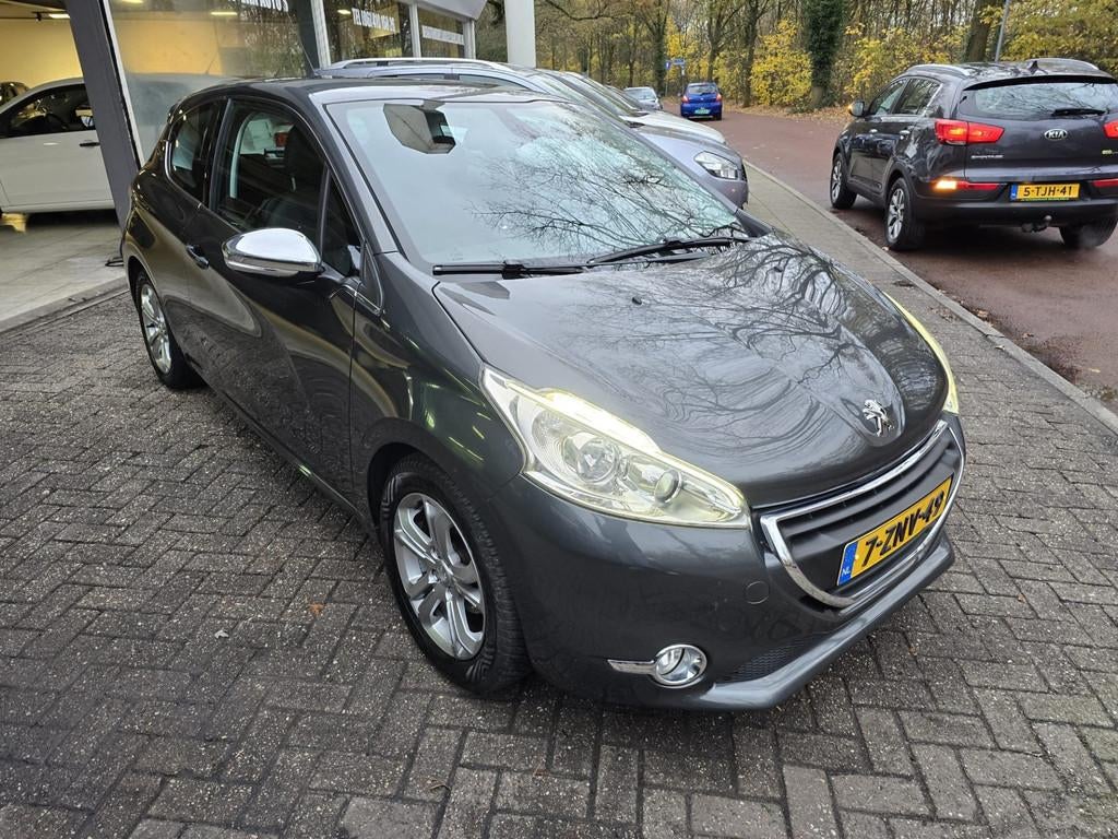Peugeot 208 1.2 PureTech Allure | 2E EIGENAAR | 12MND GARANT, Voorwielaandrijving, Gebruikt, 1199 cc, 82 pk